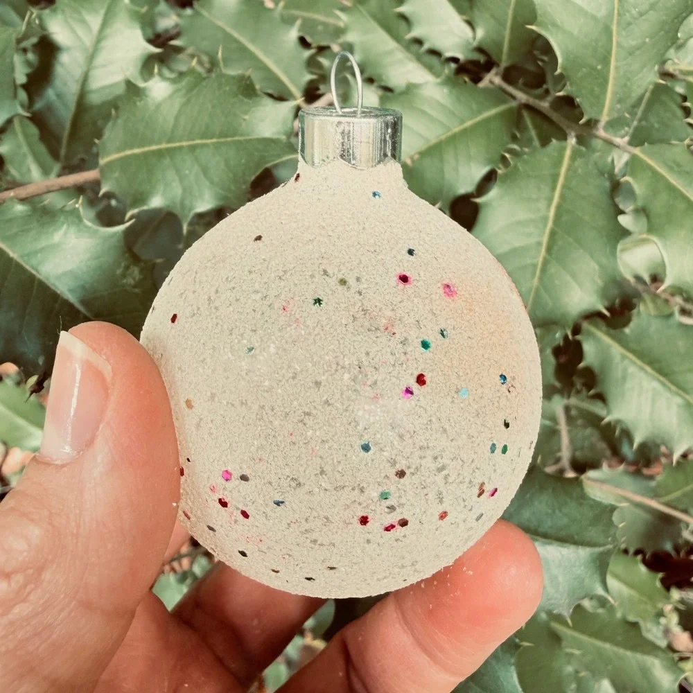George Franke Cream Mica Rainbow Confetti Round Christmas Ornament 1930s-1950s